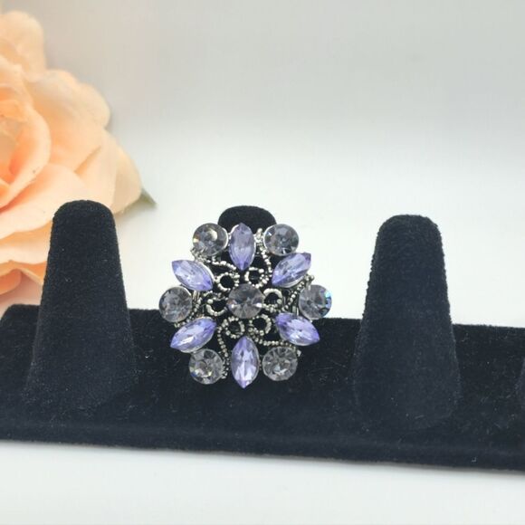 Silver fillagree amethyst rhinestone flower statement ring - Picture 1 of 5
